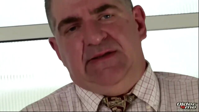 DADDY ENZO gay porno daddy  handjob masturbation